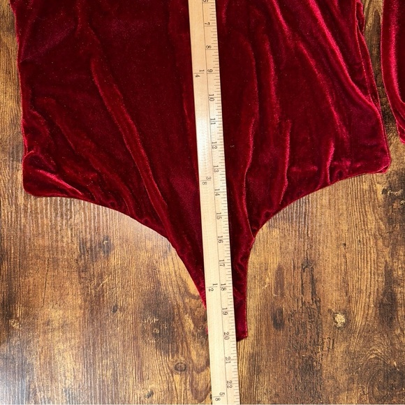 Vici Top Womens XL Burgundy Walker Velvet Scoop Neck Bodysuit Open Back Cutout - Picture 11 of 11